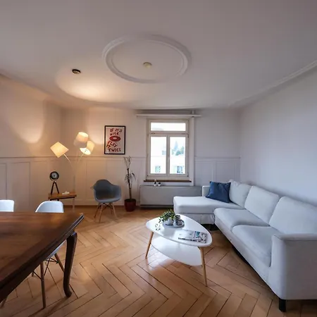 Boutique Lakeview 2
